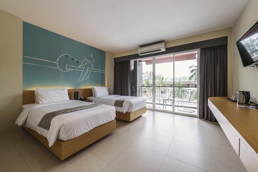 Tiras Patong Beach Hotel Room photo